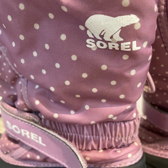 Sorel Flurry Print Polka Dot Winter Boots - Picture 3 of 12